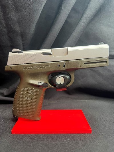 SMITH & WESSON SW40GVE 40 Smith & Wesson - Image 1 of 5