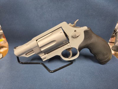 SMITH & WESSON GOVERNOR .45 ACP/.410 GA - Image 1 of 3
