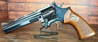 DAN WESSON FIREARMS Model 15 357 Magnum 6" and Included 8" Barrel .357 MAG - Image 2 of 10