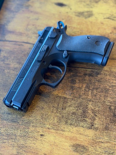 CZ CZ 75 Compact P01 9MM LUGER (9x19 PARA) - Image 1 of 2