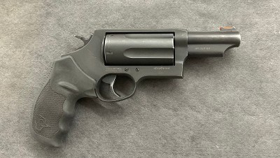 TAURUS JUDGE.45 LC/.410 GA - Image 1 of 2
