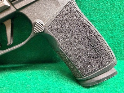 SIG SAUER P365X MACRO 9MM LUGER (9x19 PARA) - Image 9 of 22