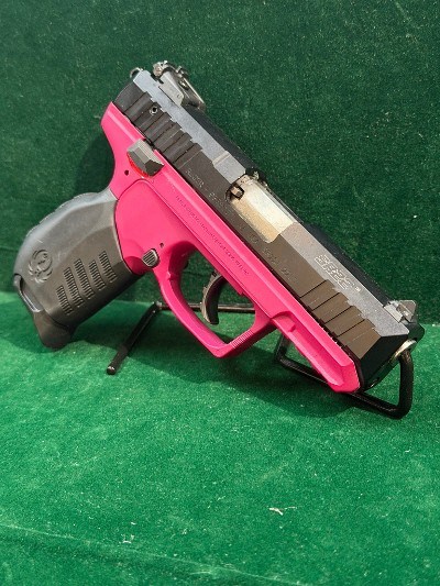 RUGER SR22 .22 LR - Image 1 of 2