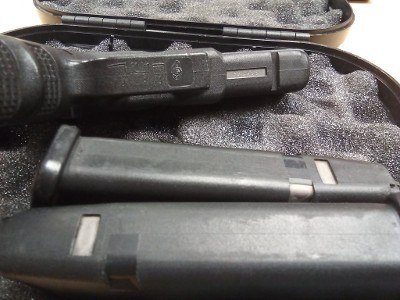 GLOCK G22 GEN 3.40 CALIBER - Image 2 of 4