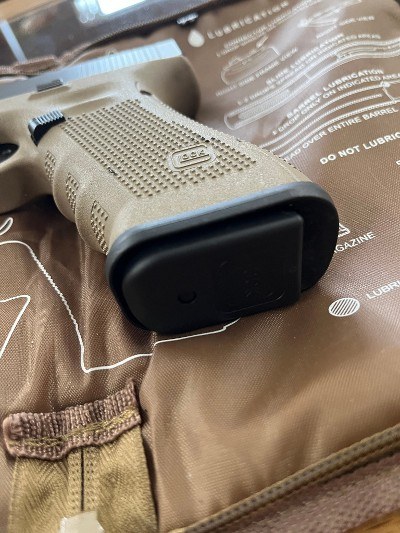 GLOCK G17 Gen 4 FDE 9MM LUGER (9x19 PARA) - Image 2 of 10