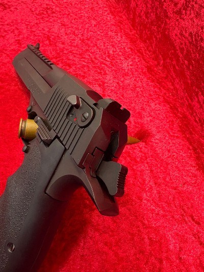 MAGNUM RESEARCH DESERT EAGLE .50 AE - Image 5 of 10
