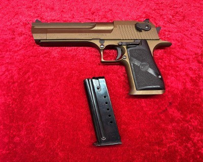 MAGNUM RESEARCH DESERT EAGLE .44 MAGNUM - Image 10 of 10