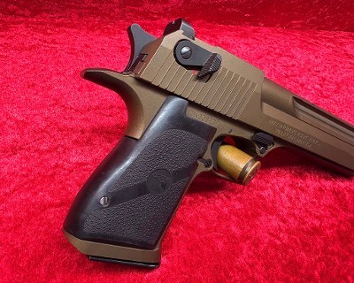 MAGNUM RESEARCH DESERT EAGLE .44 MAGNUM - Image 6 of 10