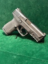 SMITH & WESSON M&P 2.0 Compact .40 S&W - Image 2 of 2