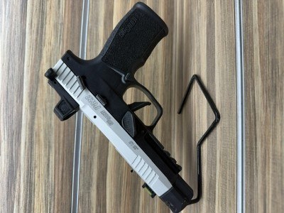 SIG SAUER P322 .22 LR - Image 3 of 9