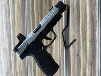 SIG SAUER P322 .22 LR - Image 5 of 9