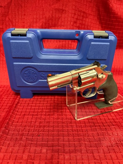 SMITH & WESSON MODEL 686-6 PLUS .357 MAG - Image 1 of 6