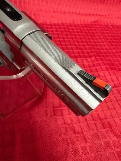 SMITH & WESSON MODEL 686-6 PLUS .357 MAG - Image 6 of 6