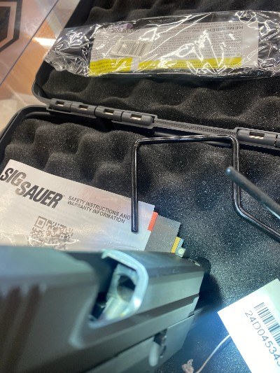 SIG SAUER SP2022 9MM LUGER (9x19 PARA) - Image 2 of 3