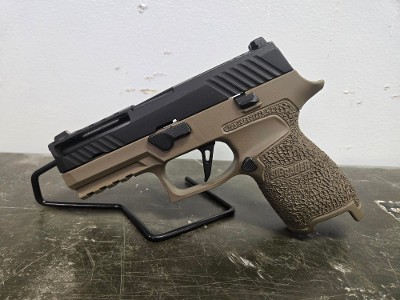 SIG SAUER P320 COMPACT FDE 9MM LUGER (9x19 PARA) - Image 1 of 3