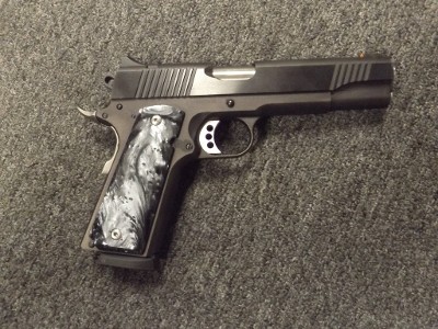 MAGNUM RESEARCH DESERT EAGLE 1911 G .45 ACP - Image 1 of 2