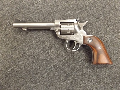 RUGER NEW MODEL SINGLE-SIX .22 WMR - Image 1 of 2