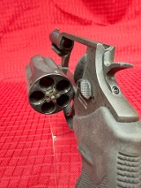TAURUS THE JUDGE .45lc / .410 - Image 5 of 6
