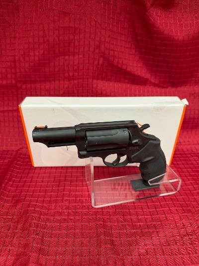 TAURUS THE JUDGE .45lc / .410 - Image 1 of 6
