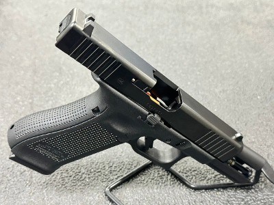 GLOCK 17V 9MM LUGER (9x19 PARA) - Image 6 of 8