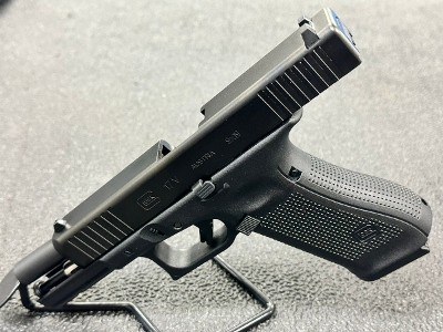GLOCK 17V 9MM LUGER (9x19 PARA) - Image 5 of 8