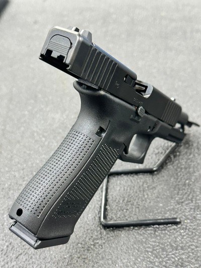 GLOCK 17V 9MM LUGER (9x19 PARA) - Image 7 of 8