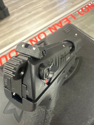 WALTHER P22Q .22 LR - Image 3 of 5