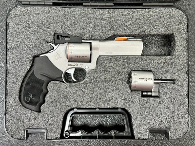 TAURUS TRACKER - STAINLESS 22 Winchester Magnum - Image 2 of 12