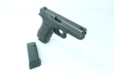 GLOCK 22 GEN 4 40 Smith & Wesson - Image 1 of 17