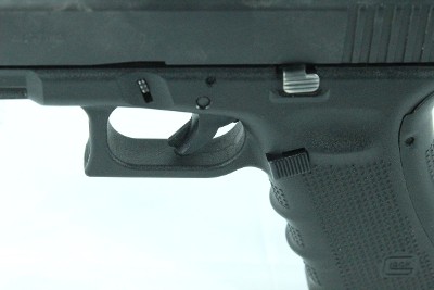 GLOCK 22 GEN 4 40 Smith & Wesson - Image 5 of 17