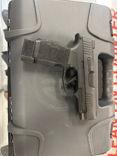SIG SAUER P365 XL Tac Pac 9MM LUGER (9x19 PARA) - Image 2 of 4