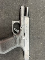 GLOCK 19 GEN5 9MM LUGER (9x19 PARA) - Image 1 of 5