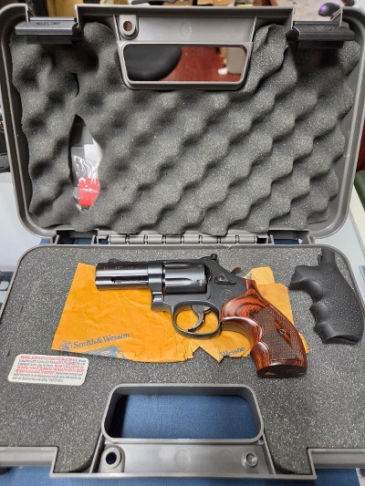 SMITH & WESSON 586 L-COMP PERFORMANCE CENTER .357 MAG - Image 1 of 3