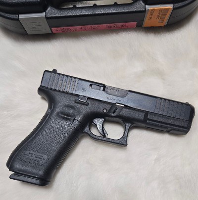GLOCK 17 GEN 5 9MM LUGER (9x19 PARA) - Image 2 of 6