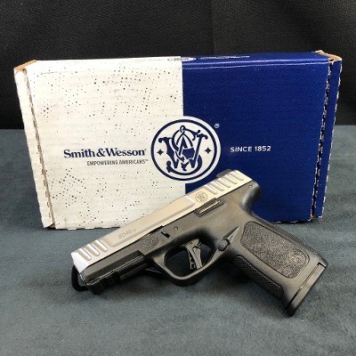 SMITH & WESSON SD40 2.0 40 Smith & Wesson - Image 1 of 4
