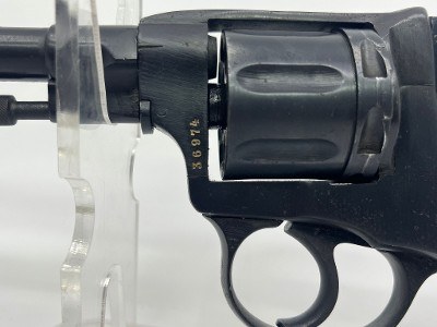 RUSSIAN SERVICE PISTOLS AND RIFLES Nagant 7.62X38MMR - Image 3 of 6