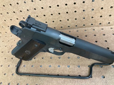SPRINGFIELD ARMORY 1911 Garrison .45 ACP - Image 4 of 9