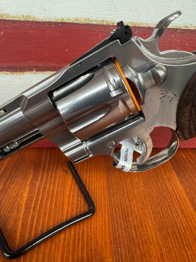 COLT PYTHON 2020 STAINLESS6" BARREL .38 SPECIAL/.357 MAGNUM - Image 7 of 14
