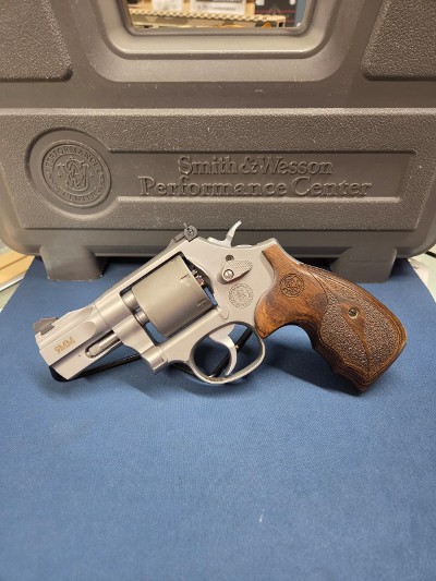 SMITH & WESSON 986 PERFORMANCE 9MM LUGER (9X19 PARA) - Image 1 of 3