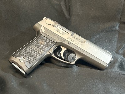 RUGER P94 40 Smith & Wesson - Image 1 of 7