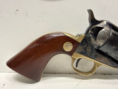 UBERTI 1873 CATTLEMAN .22 LR - Image 3 of 11