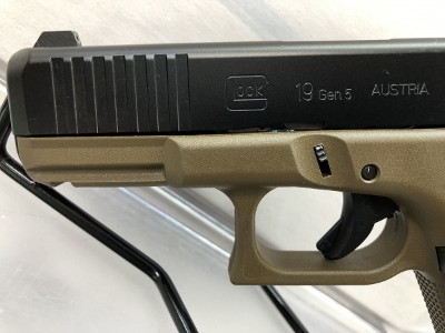 GLOCK 19 9MM LUGER (9x19 PARA) - Image 7 of 11