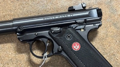 RUGER MARK IV TARGET .22 LR - Image 2 of 8