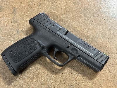 SMITH & WESSON SD40 40 Smith & Wesson - Image 5 of 8