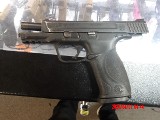 SMITH & WESSON M&P40 11819 40 Smith & Wesson - Image 1 of 1