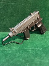 CZECH SMALL ARMS (CSA) VZ61 .32 ACP - Image 1 of 2