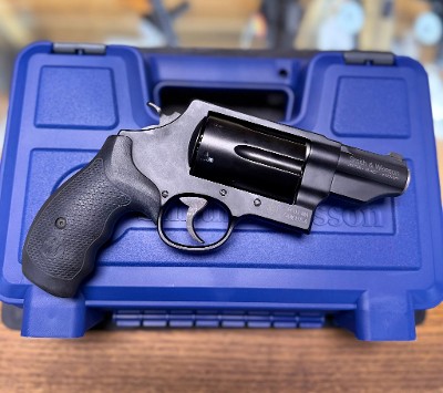 SMITH & WESSON GOVERNOR .45 LC/.410 GA - Image 1 of 2