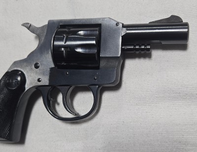 H&R 929 .22 LR - Image 6 of 9
