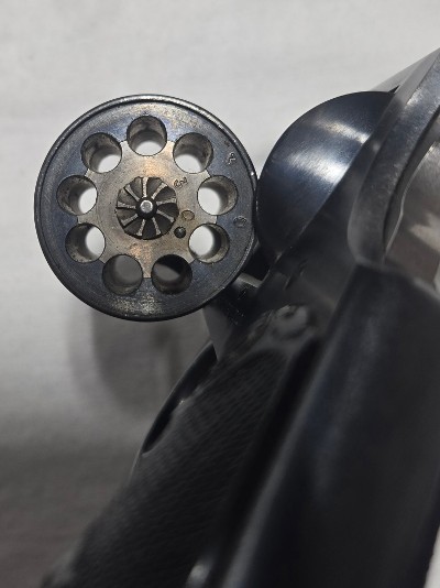 H&R 929 .22 LR - Image 7 of 9