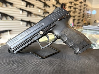 HECKLER & KOCH P30L .40 S&W - Image 1 of 3
